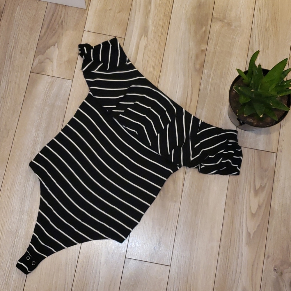 Bodysuit off shoulder size M